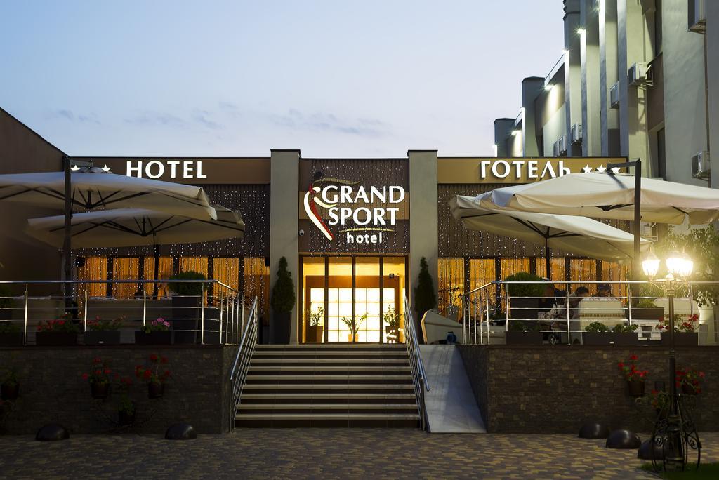 Grand Sport Hotel Brovary Exterior photo